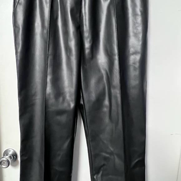 H&M Women's Black High Rise Jeans - Picture 5 of 7